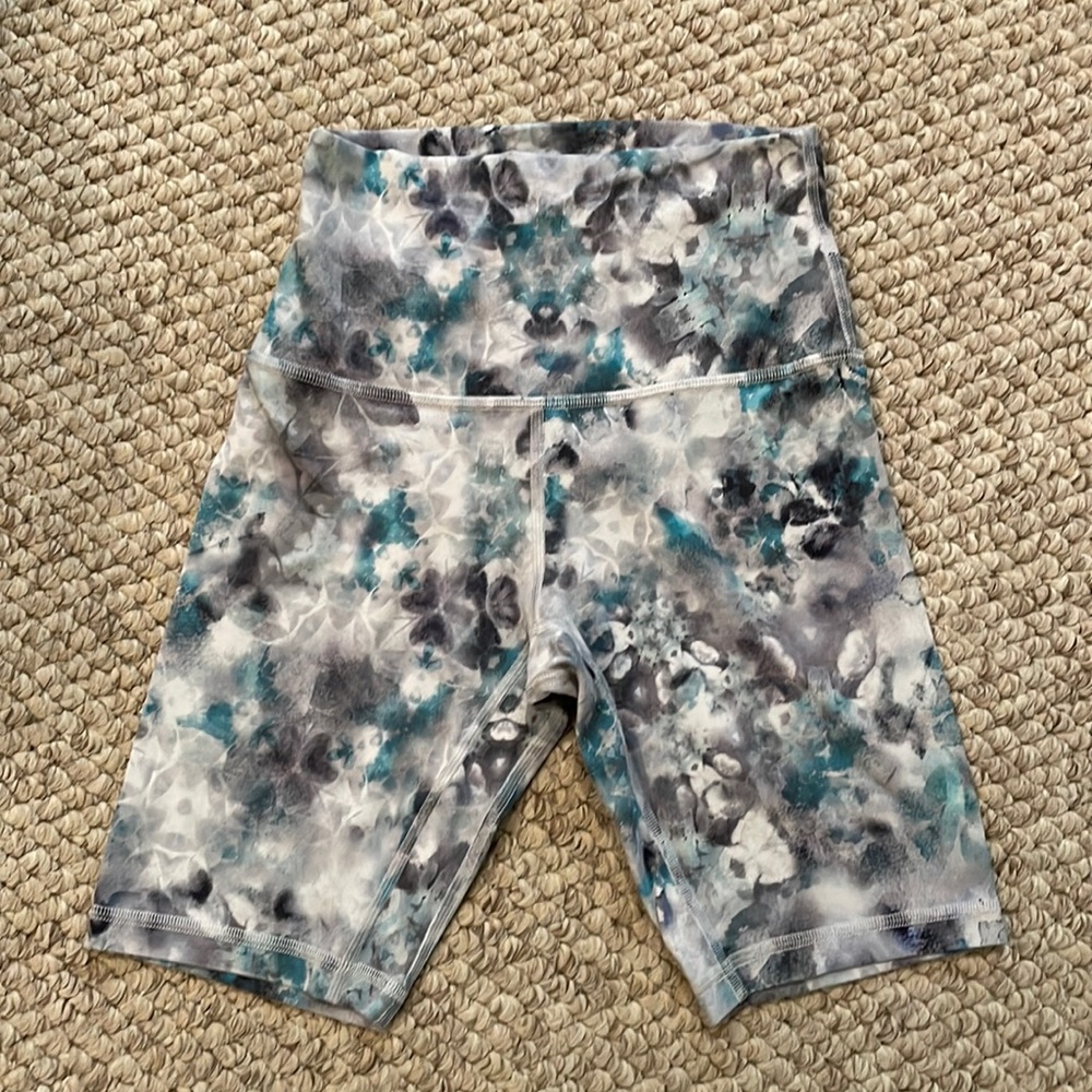 Lululemon Align shorts